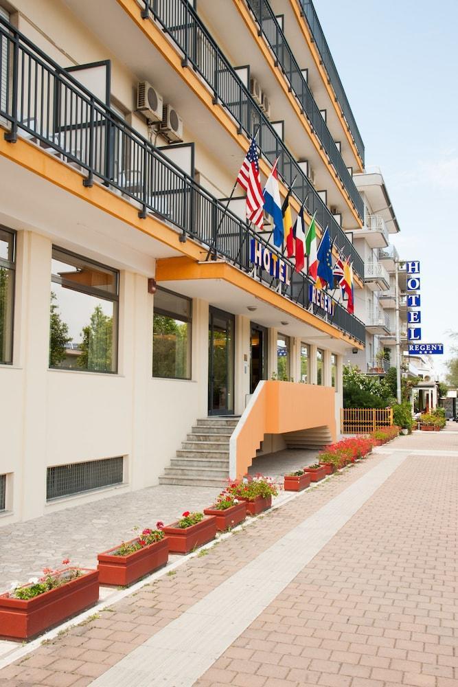 Hotel Regent Pescara Esterno foto