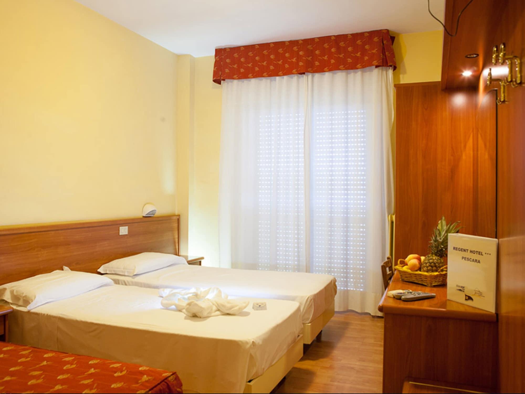 Hotel Regent Pescara Esterno foto
