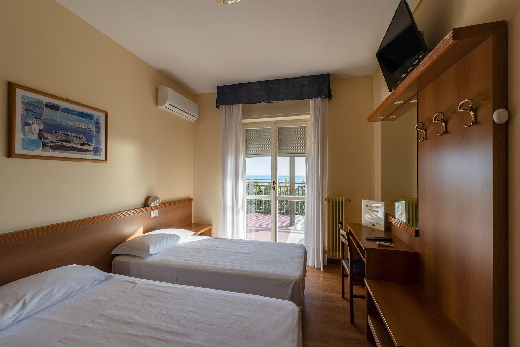 Hotel Regent Pescara Esterno foto