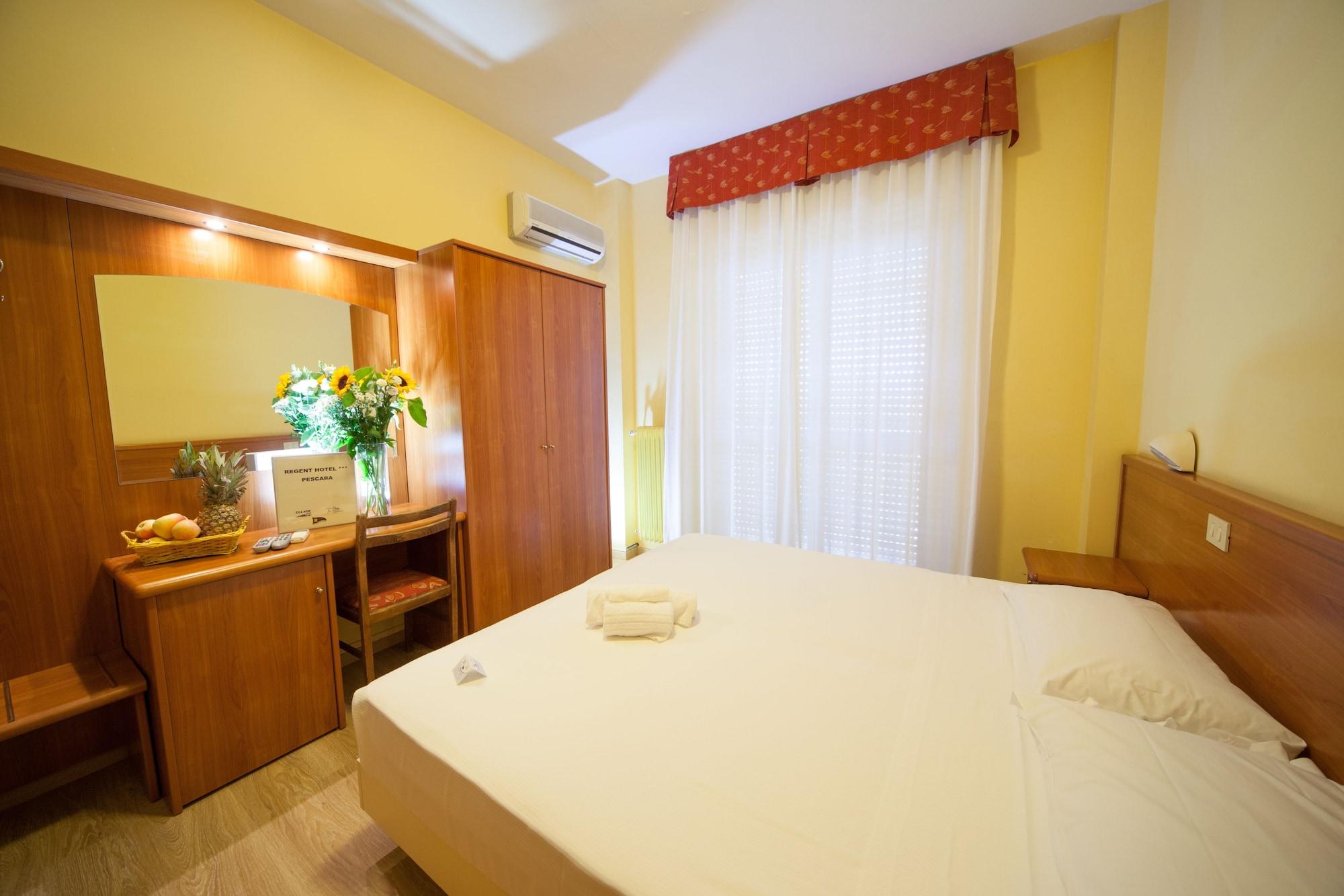 Hotel Regent Pescara Esterno foto