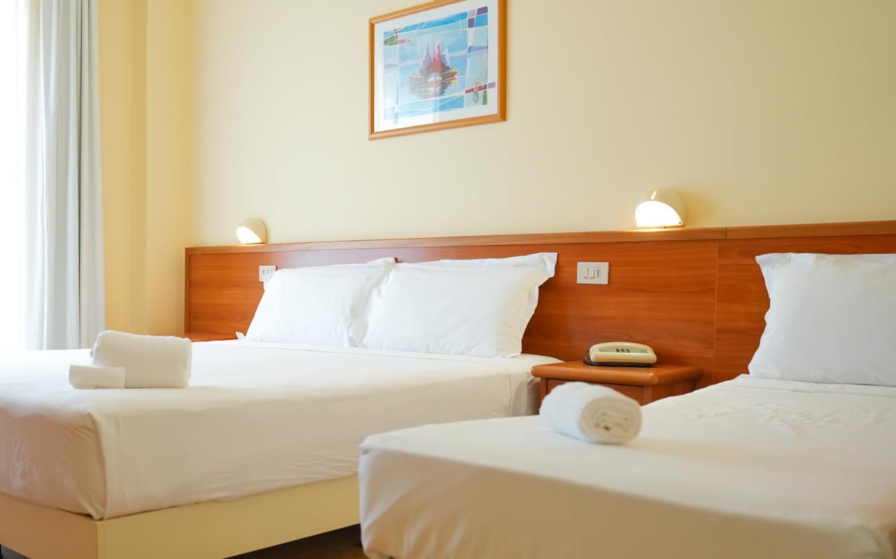 Hotel Regent Pescara Esterno foto