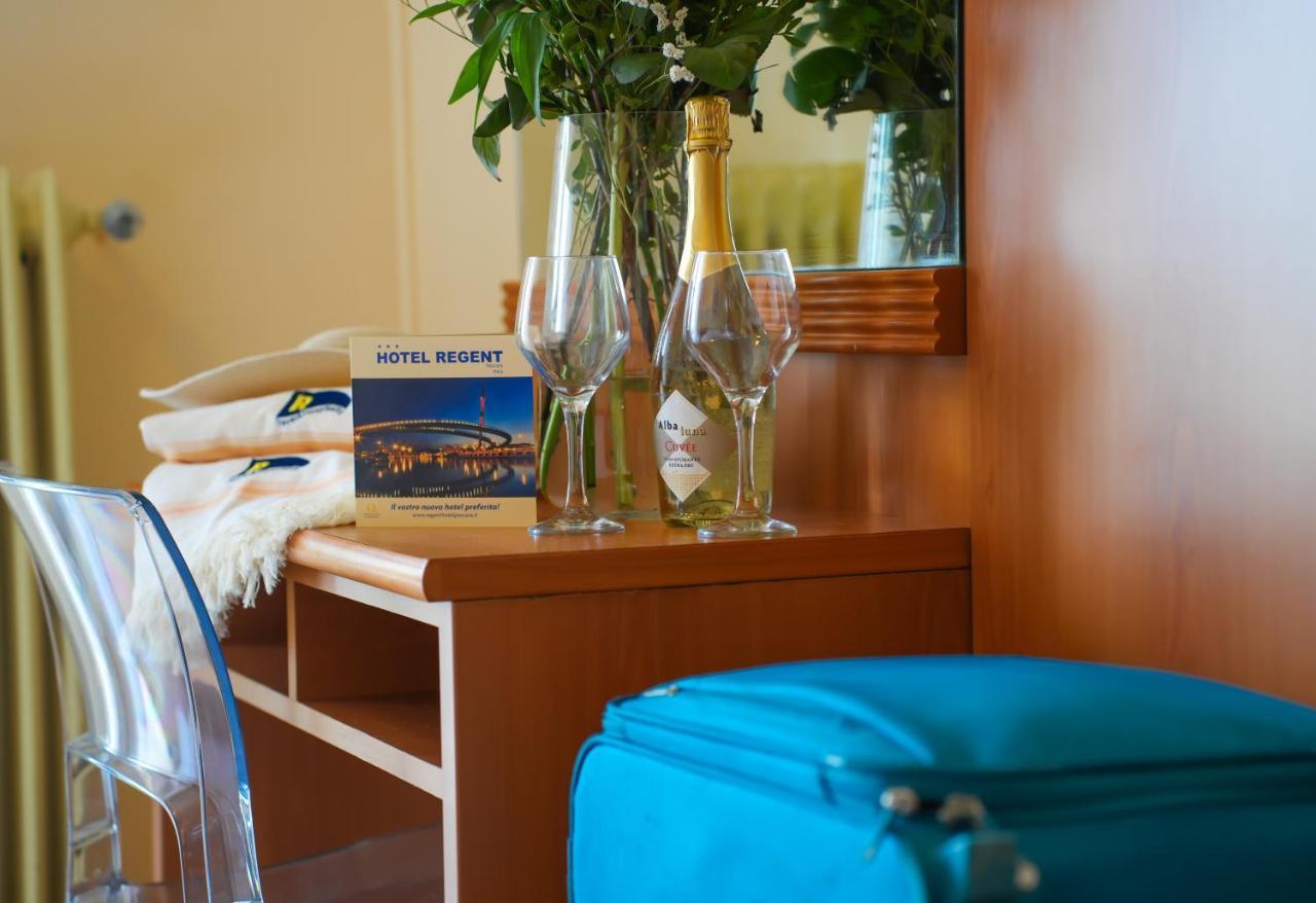Hotel Regent Pescara Esterno foto