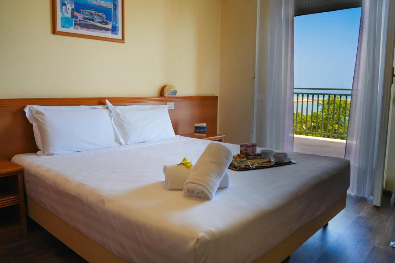 Hotel Regent Pescara Esterno foto
