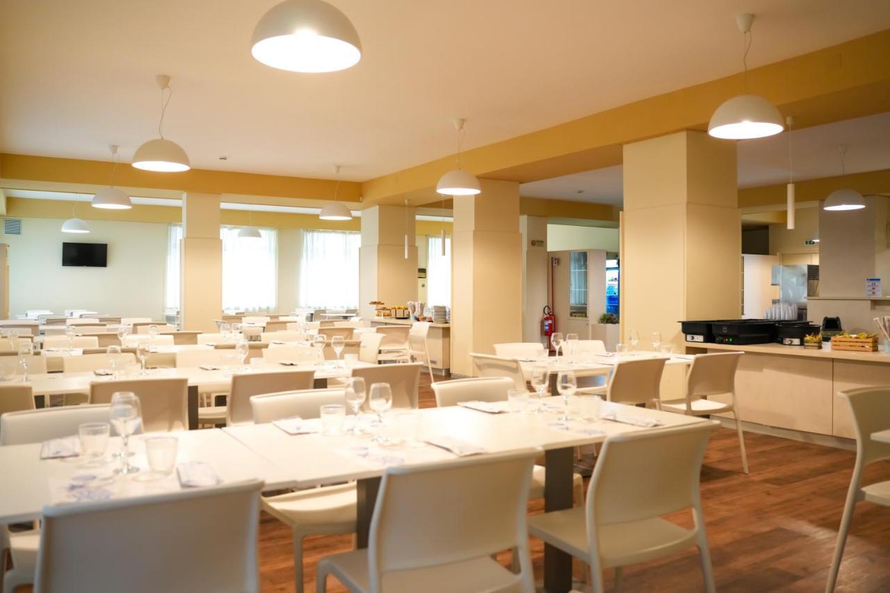 Hotel Regent Pescara Esterno foto