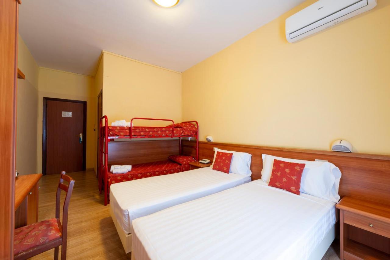 Hotel Regent Pescara Esterno foto